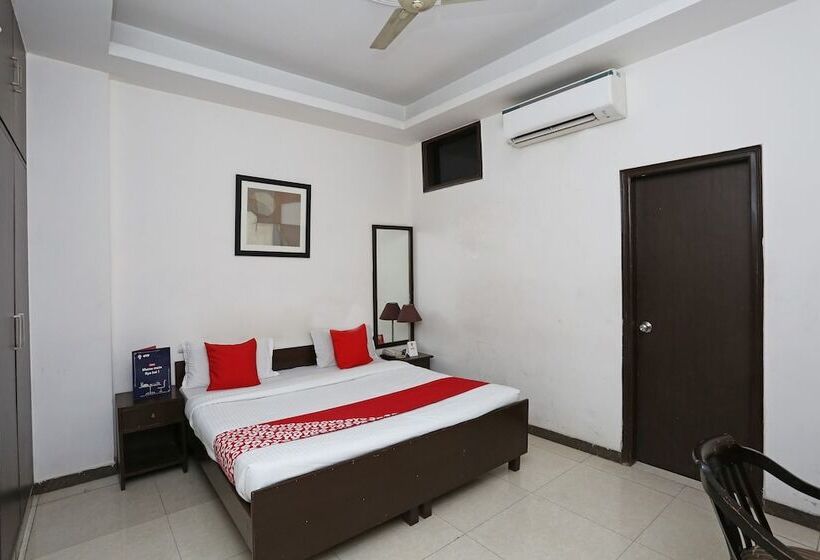 Fabhotel F9 H Block Sector 51