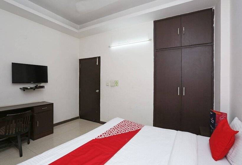 Fabhotel F9 H Block Sector 51