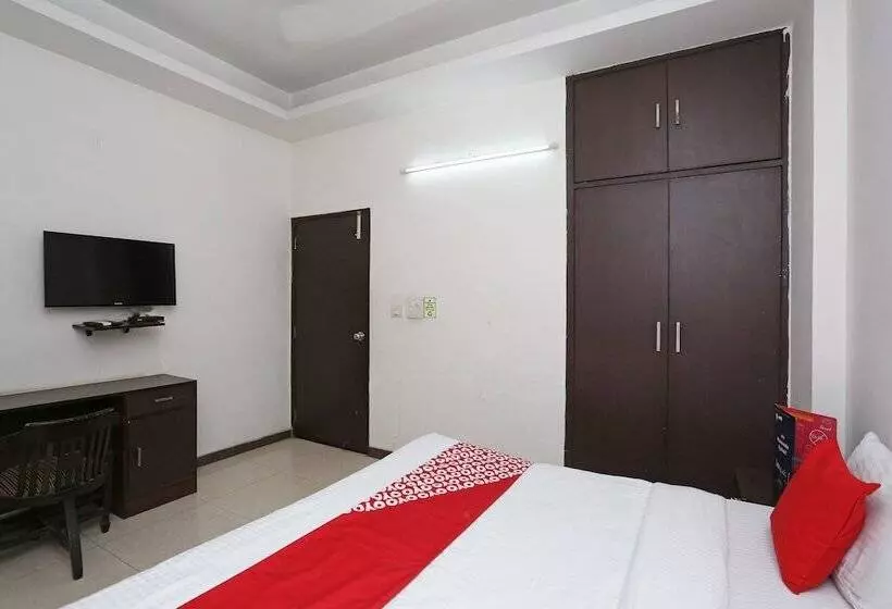 Fabhotel F9 H Block Sector 51