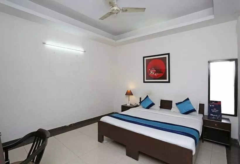 Fabhotel F9 H Block Sector 51