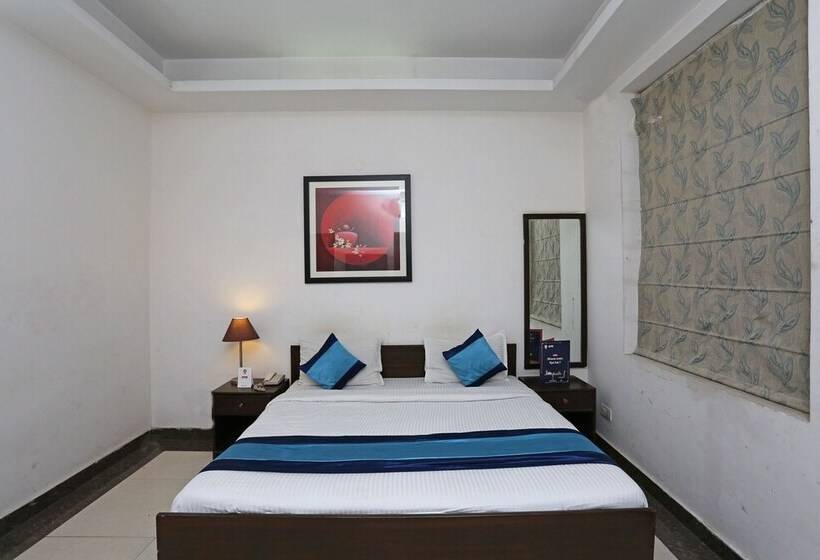 Fabhotel F9 H Block Sector 51