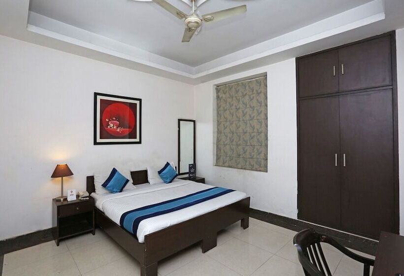 Fabhotel F9 H Block Sector 51