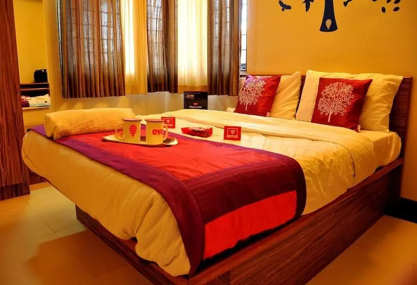 ホテル 7th Heaven By Oyo Rooms