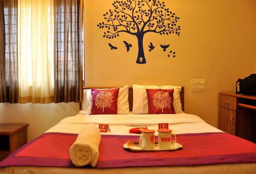 ホテル 7th Heaven By Oyo Rooms