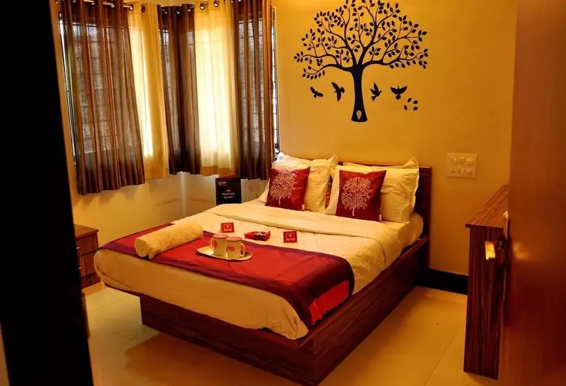 ホテル 7th Heaven By Oyo Rooms