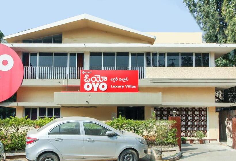 בית מלון כפרי O Luxury Villas Near Begumpet Airport