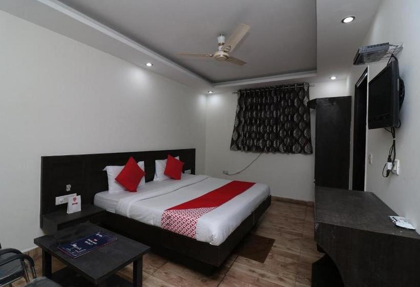 בית מלון כפרי Sahib By Oyo