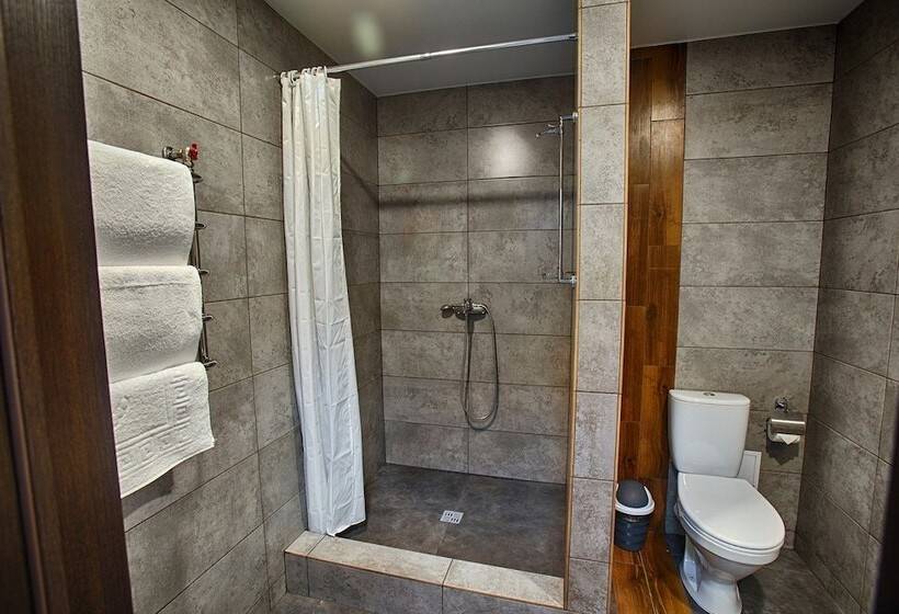 בית מלון כפרי West