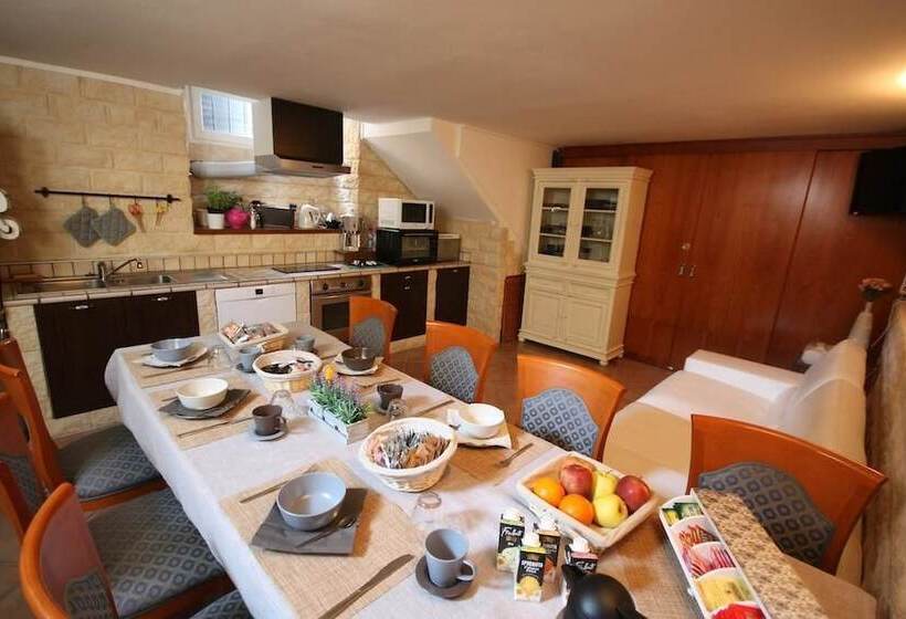 7 Archi Bed & Breakfast