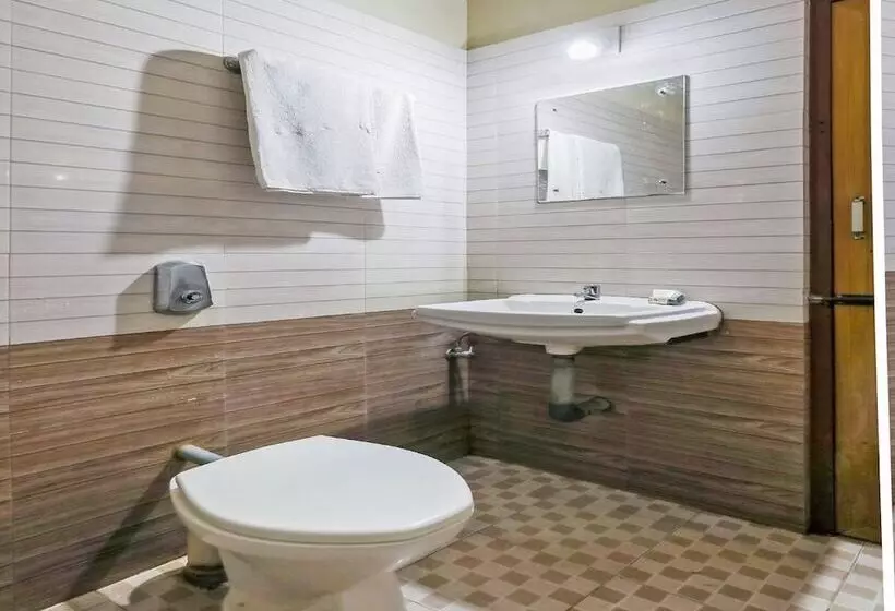 ホテル Hindustan By Oyo Rooms