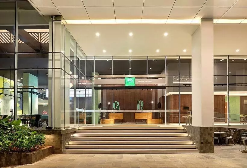 ホテル Ibis Styles Jakarta Simatupang