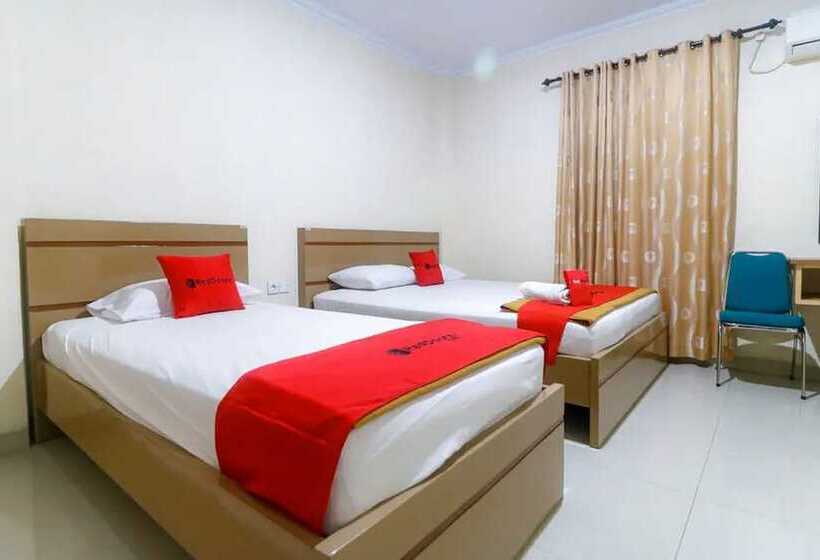 Hotel Reddoorz Plus Near Wtc Batanghari Mall
