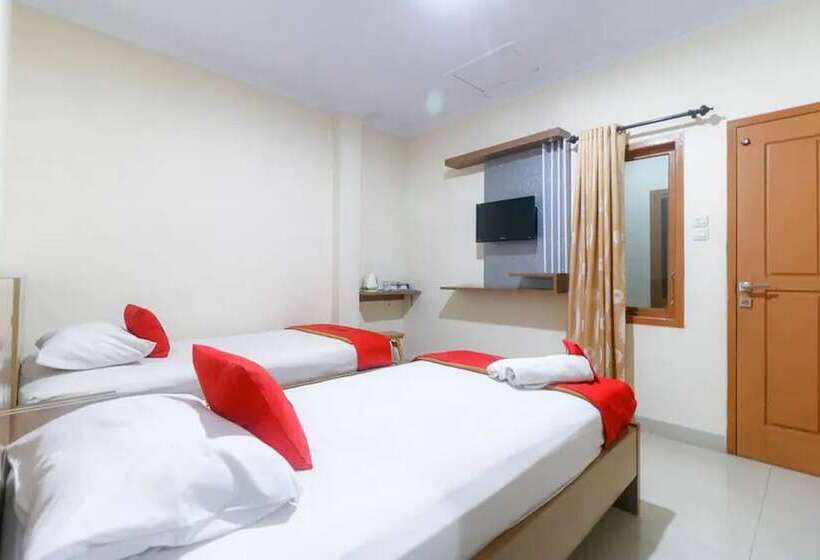 Hotel Reddoorz Plus Near Wtc Batanghari Mall