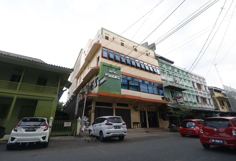 Hotel Reddoorz Plus Near Wtc Batanghari Mall