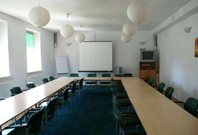 پانسیون Amadeus Apartamenty