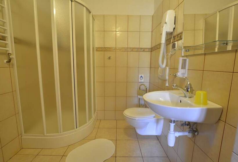 پانسیون Amadeus Apartamenty