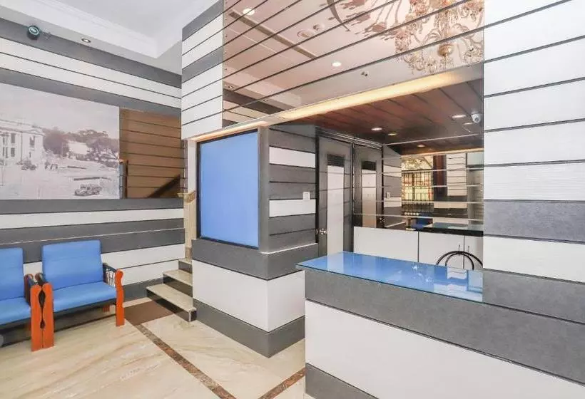 Town Hall Hotel By Oyo Rooms