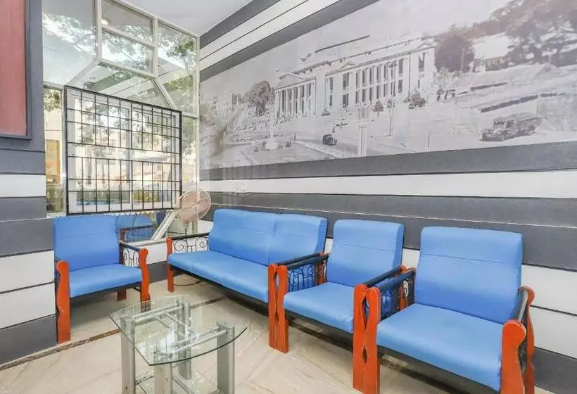 Town Hall Hotel By Oyo Rooms