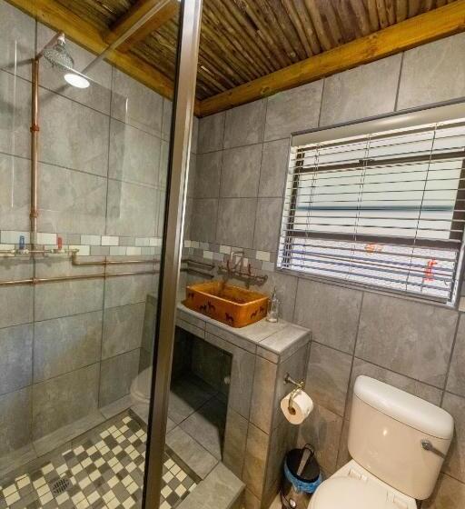 هاستل African Sky Villas