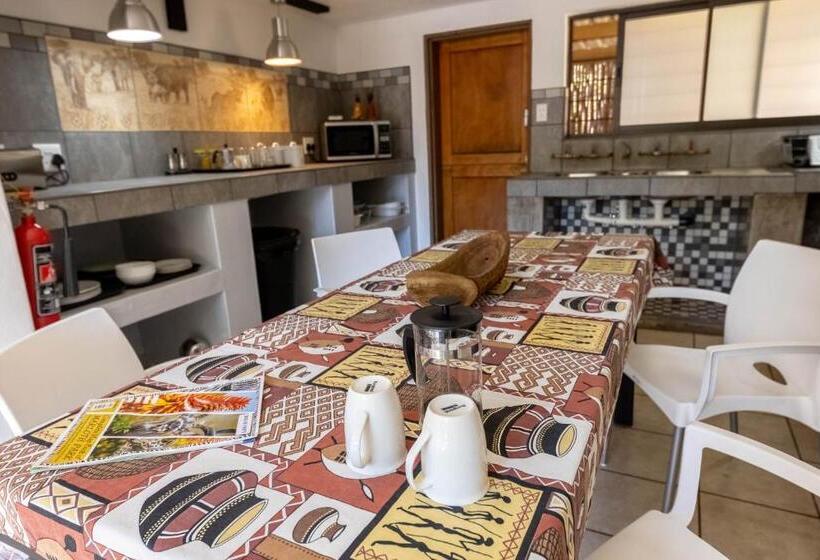 هاستل African Sky Villas