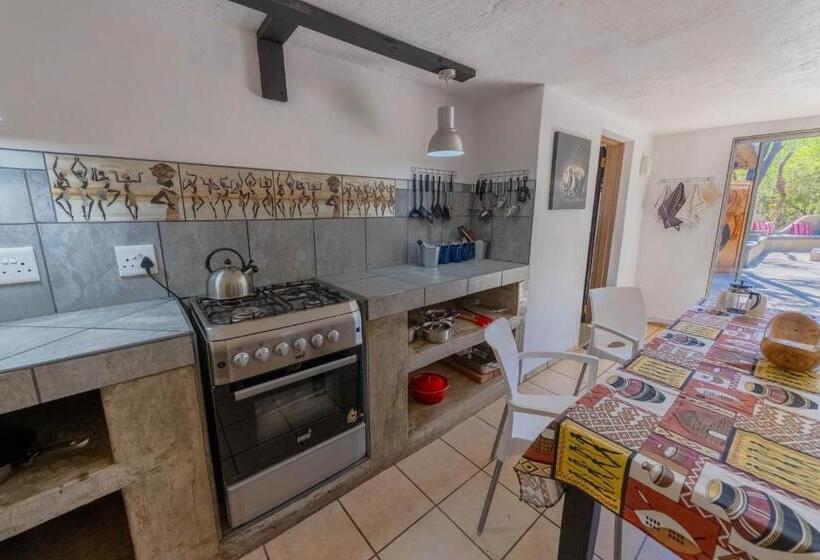 هاستل African Sky Villas