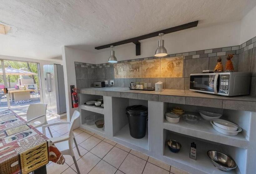 هاستل African Sky Villas