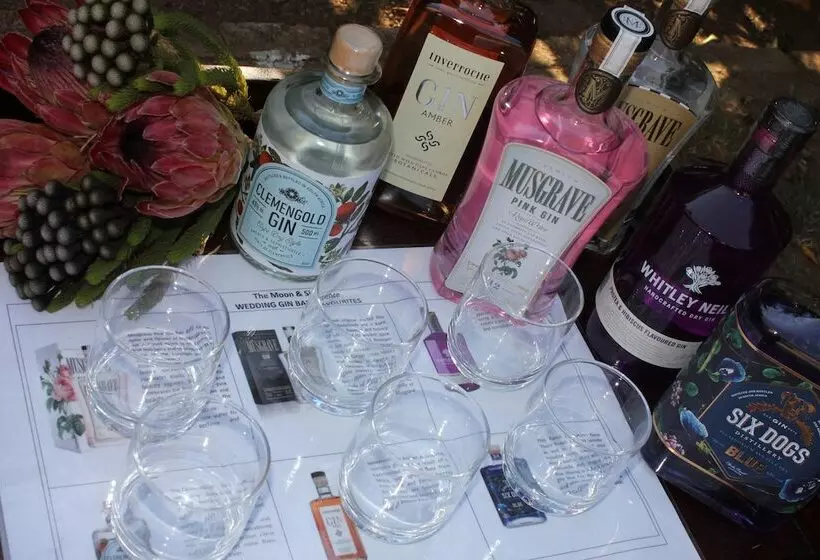 Aamiaismajoitus (B&B) The Moon And Sixpence Garden Guest House