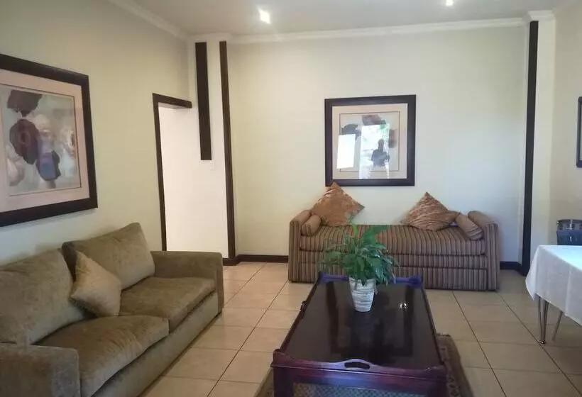 Aamiaismajoitus (B&B) The Moon And Sixpence Garden Guest House