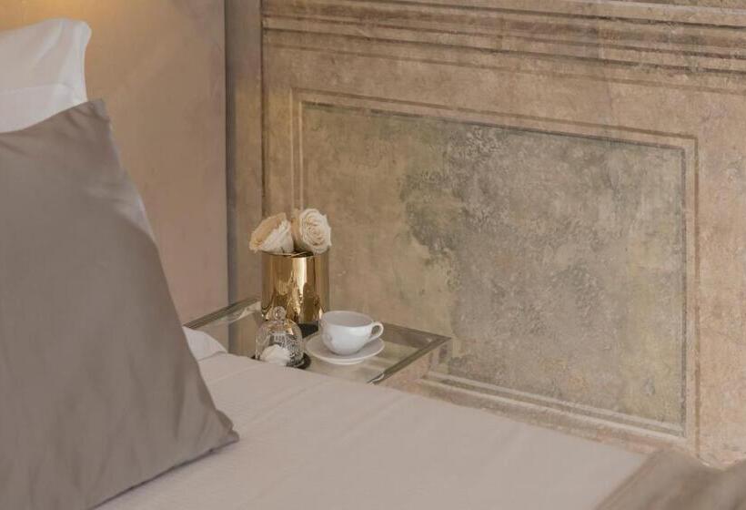 مسافرخانه Navona Style