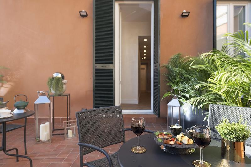 مسافرخانه Navona Style