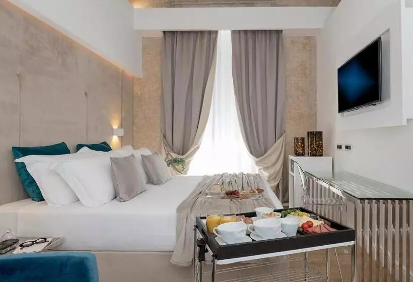 مسافرخانه Navona Style