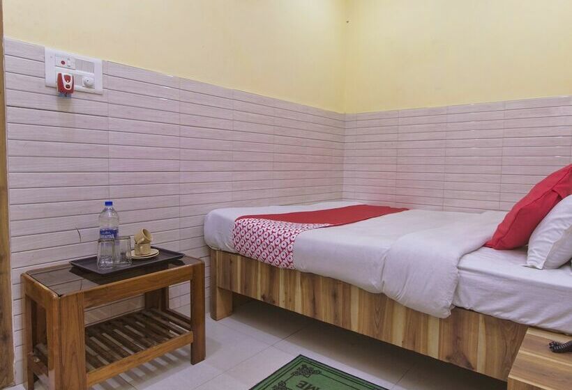 בית מלון כפרי Bidhan Plaza By Oyo Rooms