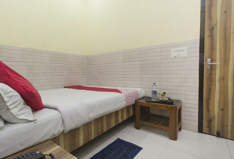 בית מלון כפרי Bidhan Plaza By Oyo Rooms