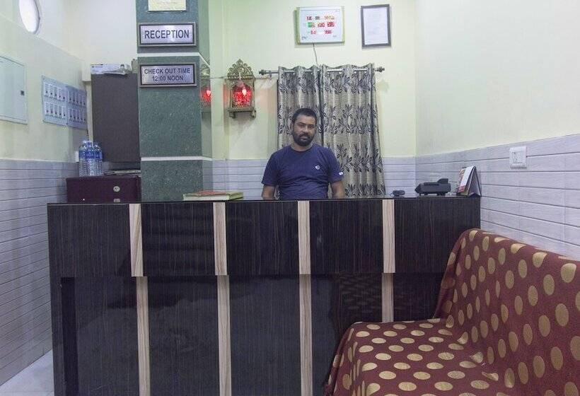 בית מלון כפרי Bidhan Plaza By Oyo Rooms