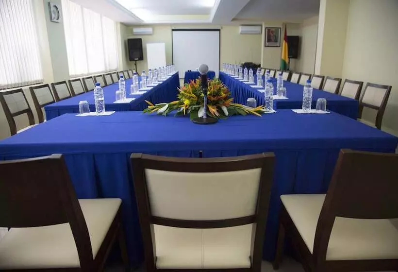 هتل Hôtel Petit Bateau