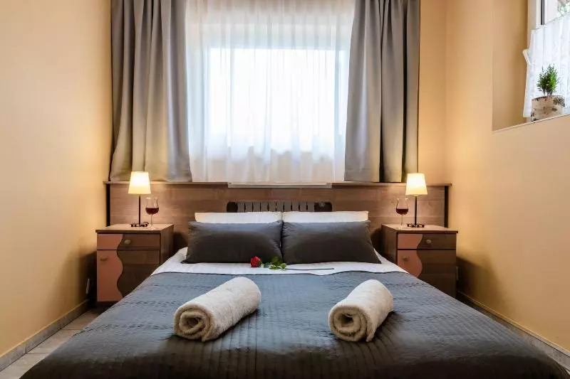 Majatalo Liberta Inn Pokoje Gościnne