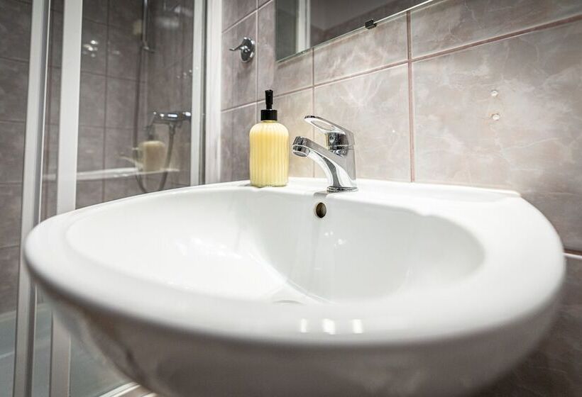 Пансион Liberta Inn Pokoje Gościnne