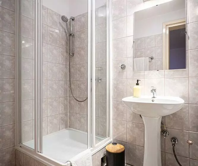 Majatalo Liberta Inn Pokoje Gościnne