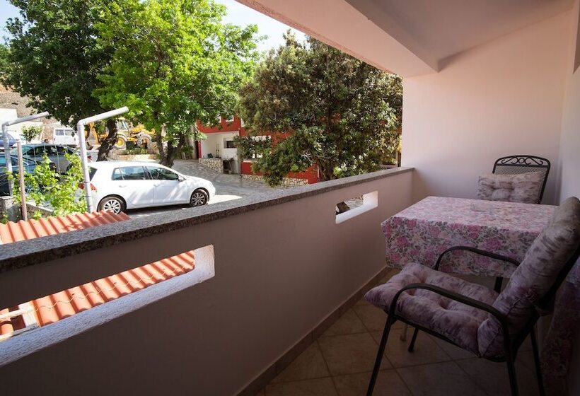 پانسیون Rooms Nadia