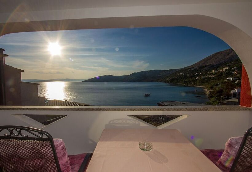 پانسیون Rooms Nadia