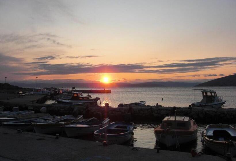 پانسیون Rooms Nadia