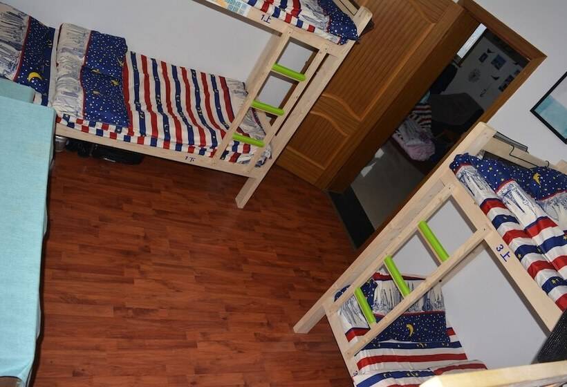 Shanghai Xiangzuo Xiangyou Youth Hostel