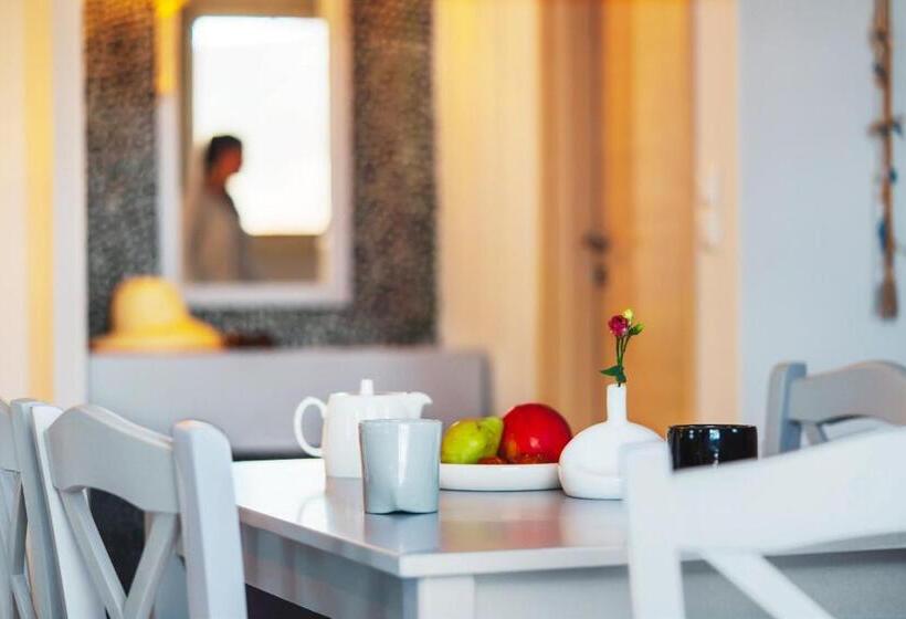 Aelia Apartments & Suites