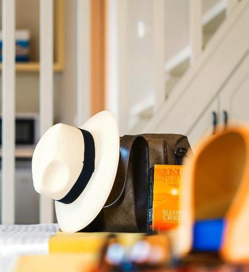 Aelia Apartments & Suites