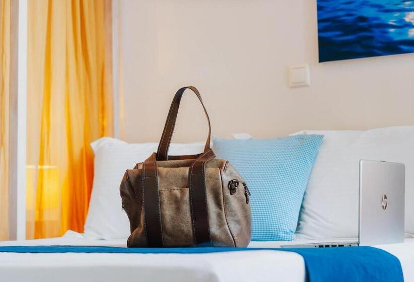 Aelia Apartments & Suites