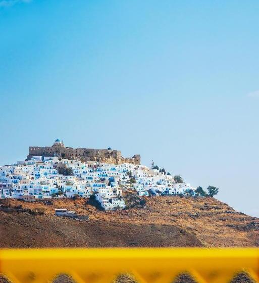 Aelia Apartments & Suites