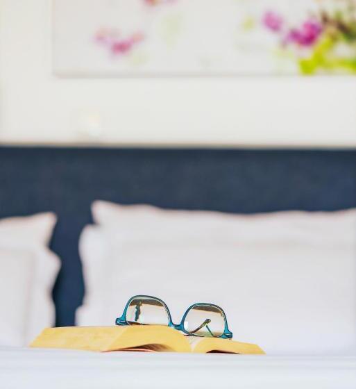 Aelia Apartments & Suites