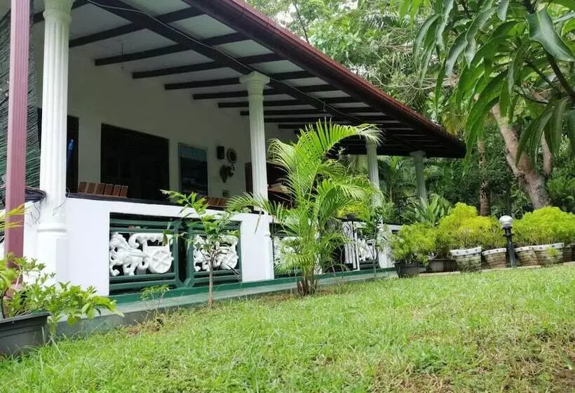 ベッドアンドブレックファースト Kalana Homestay
