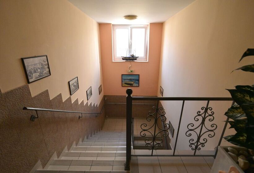 Electra Hotel Piraeus