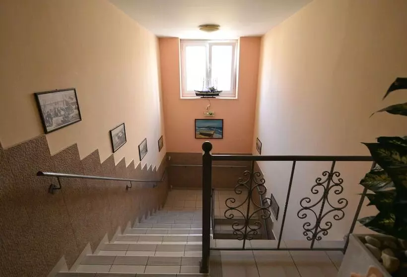 Electra Hotel Piraeus